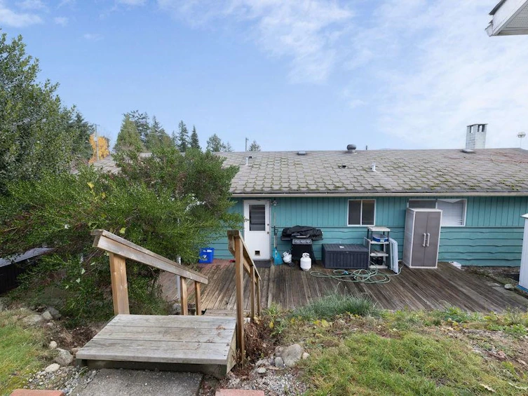639 Gibsons Way, Gibsons, BC, V0N 1V9 - 30