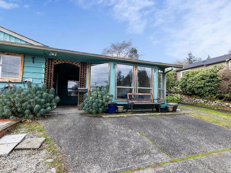 639 Gibsons Way, Gibsons, BC, V0N 1V9 - 4