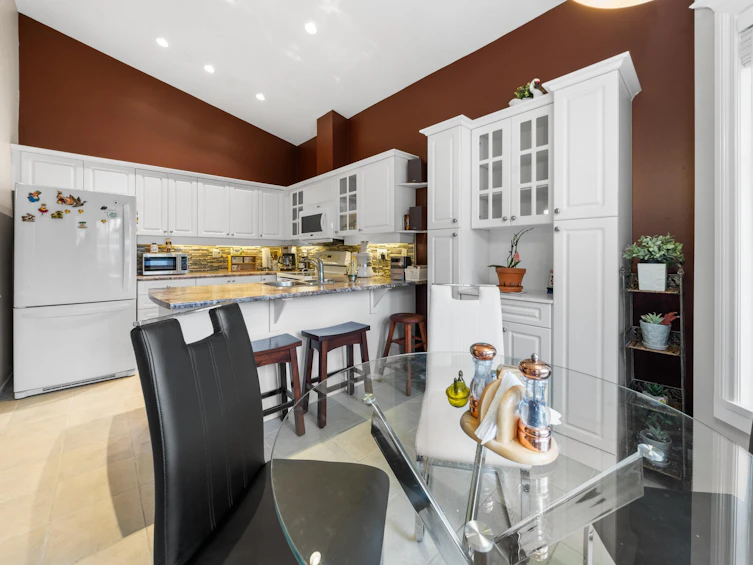 25-6488 168 Street, Surrey, BC, V3S 8Z1 - 11