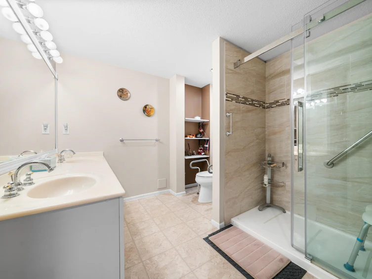 25-6488 168 Street, Surrey, BC, V3S 8Z1 - 26