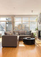 205 6111 London Road