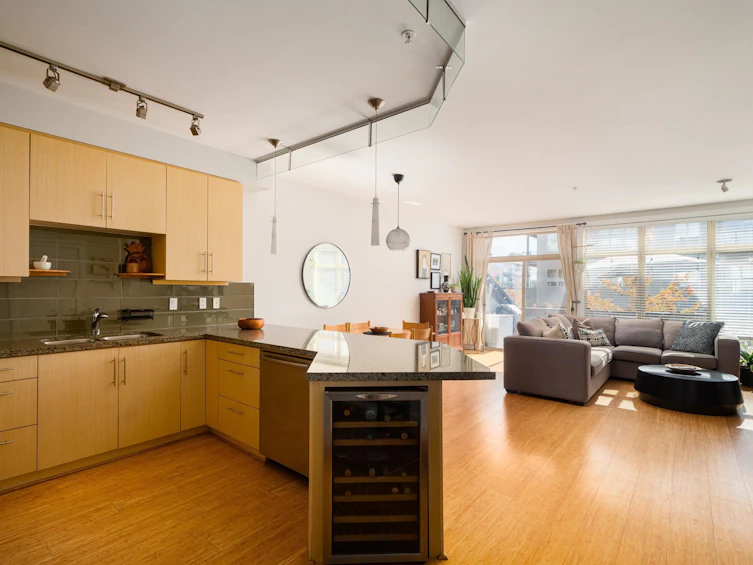 205-6111 London Road, Richmond, BC, V7E 3S3 - 3
