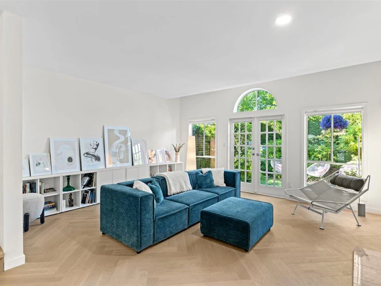 676 W 26th Avenue, Vancouver, BC, V5Z 4H6