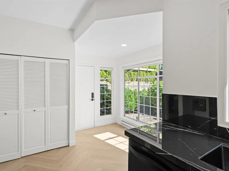 676 W 26th Avenue, Vancouver, BC, V5Z 4H6 - 19