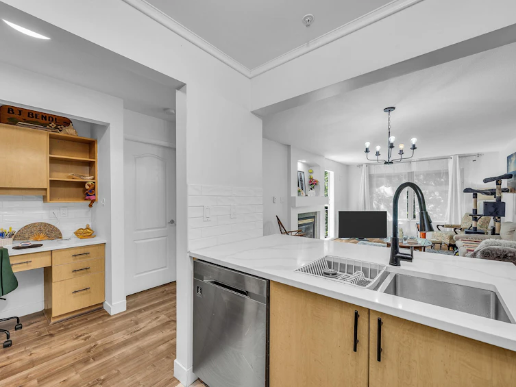 310-15220 Guildford Drive, Surrey, BC, V3R 0Y6