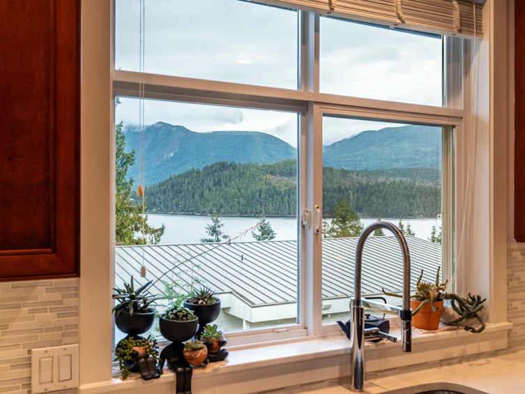 6152 Highmoor Place, Sechelt, BC, V7Z 0L1 - 13
