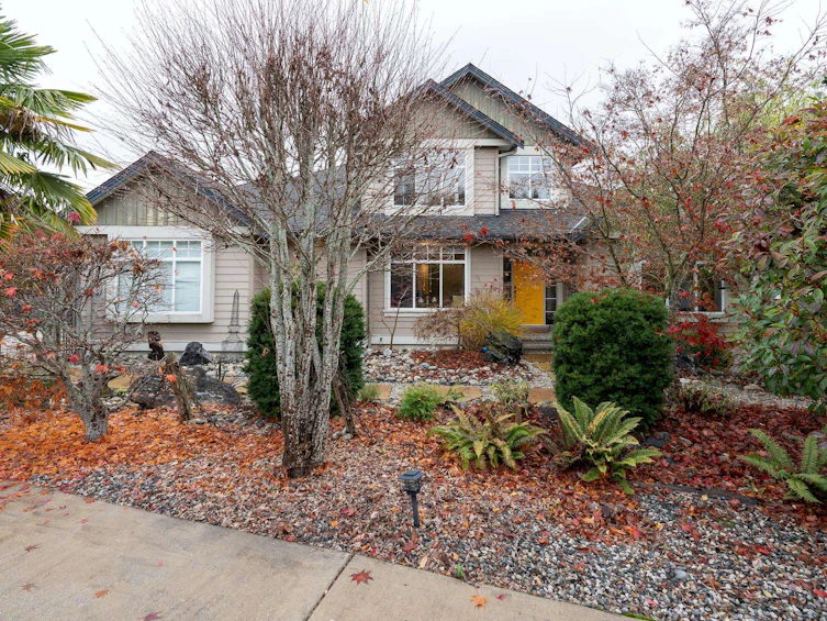 6152 Highmoor Place, Sechelt, BC, V7Z 0L1