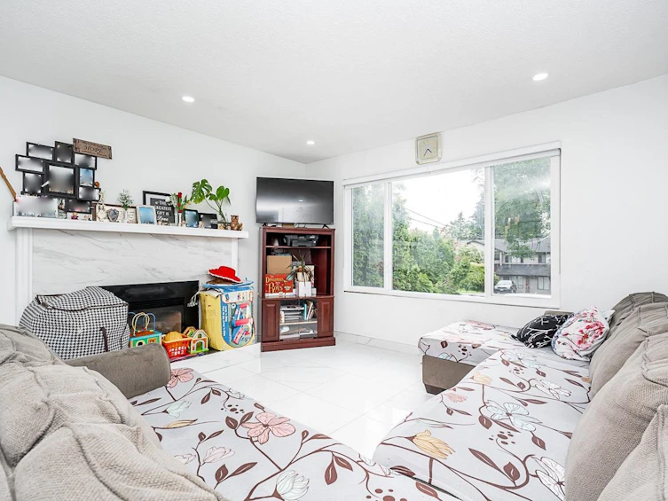 5884 184 Street, Surrey, BC, V3S 4N4 - 2