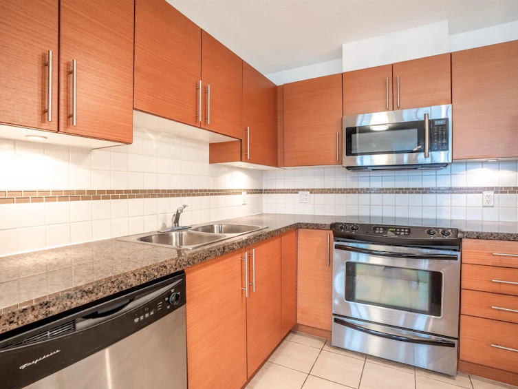 1204-2225 Holdom Avenue, Burnaby, BC, V5B 0A1 - 12