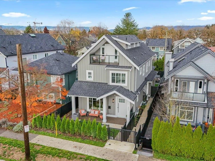 1-1809 E 15th Avenue, Vancouver, BC, V5N 2G2 - 2