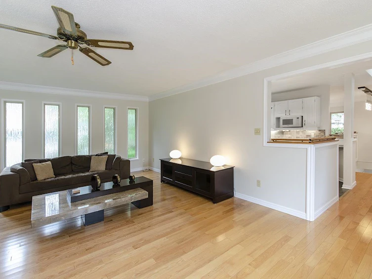 4325 Raeburn Street, North Vancouver, BC, V7G 1K1 - 3