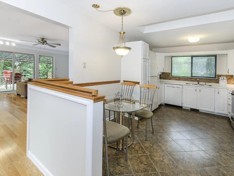 4325 Raeburn Street, North Vancouver, BC, V7G 1K1 - 17