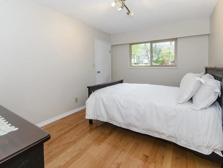 4325 Raeburn Street, North Vancouver, BC, V7G 1K1 - 21