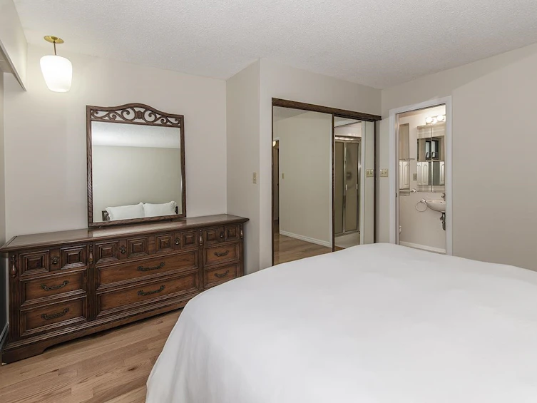 4325 Raeburn Street, North Vancouver, BC, V7G 1K1 - 23