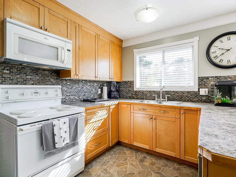 5747 128 Street, Surrey, BC, V3X 1T6 - 11
