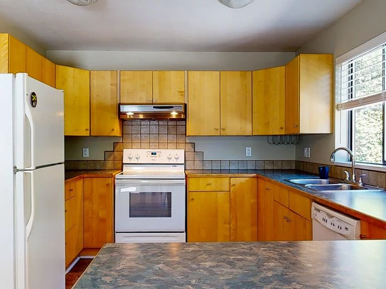 5534 Sans Souci Road, Halfmoon Bay, BC, V7Z 1B6 - 4