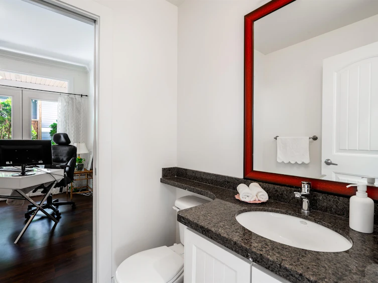 266 W 17th Street, North Vancouver, BC, V7M 1V6 - 12