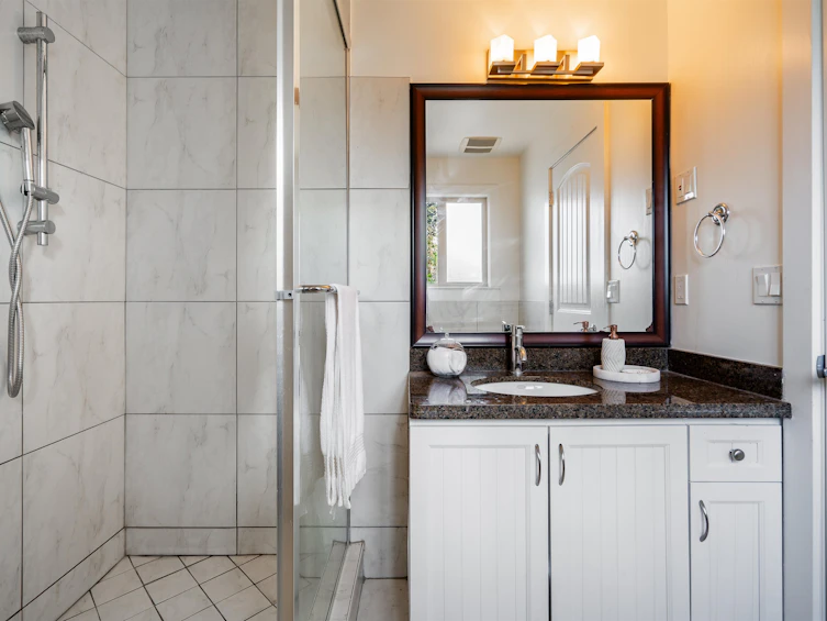 266 W 17th Street, North Vancouver, BC, V7M 1V6 - 19