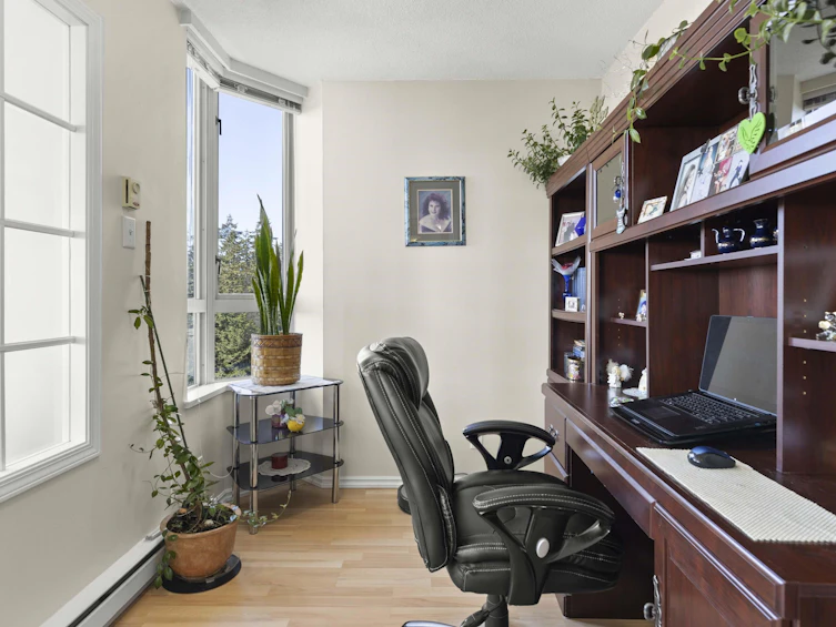 1601-10082 148 Street, Surrey, BC, V3R 0S3 - 10