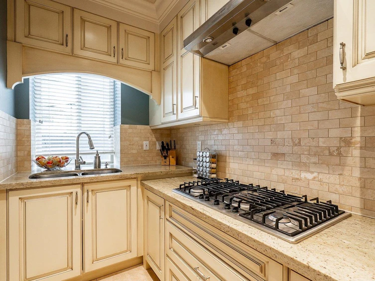 3731 Royalmore Avenue, Richmond, BC, V7C 1P5 - 6