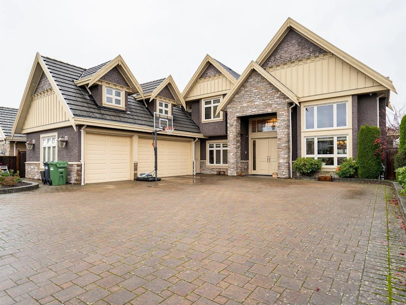 3731 Royalmore Avenue, Richmond BC V7C 1P5