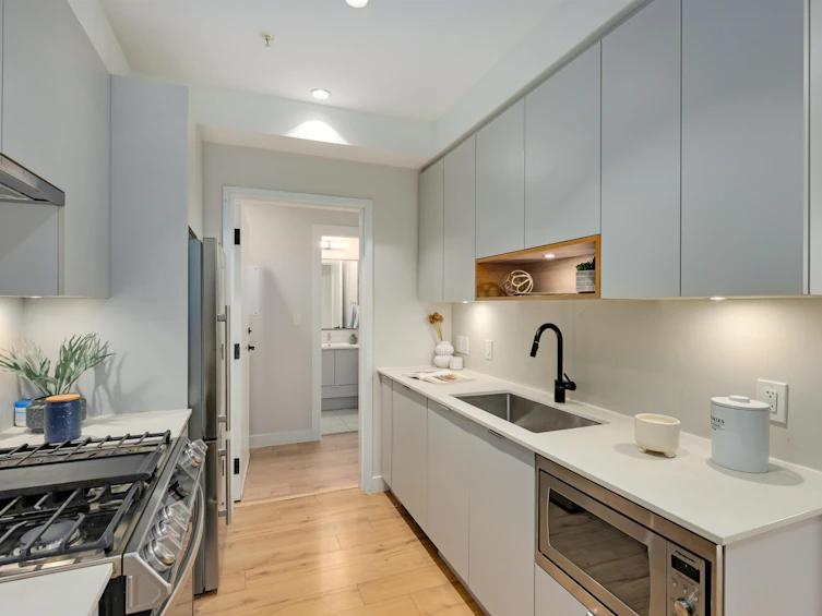 316-317-2493 Montrose Avenue, Abbotsford, BC, V2S 3T2 - 6
