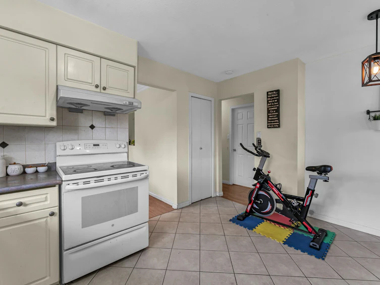 11295 132 Street, Surrey, BC, V3R 2Y5 - 13