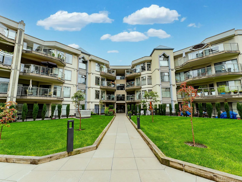 305 - 2968 Burlington Drive, Coquitlam BC V3B 7N4