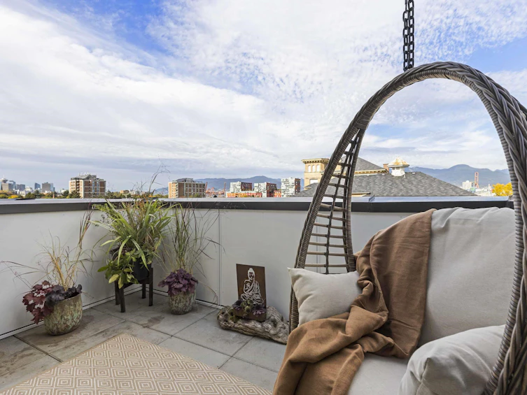 339-1120 E Georgia Street, Vancouver, BC, V6A 1Z3