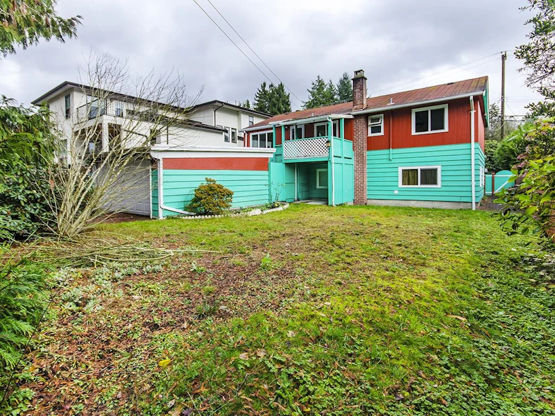 1835 Westview Drive, North Vancouver BC V7M 3A7