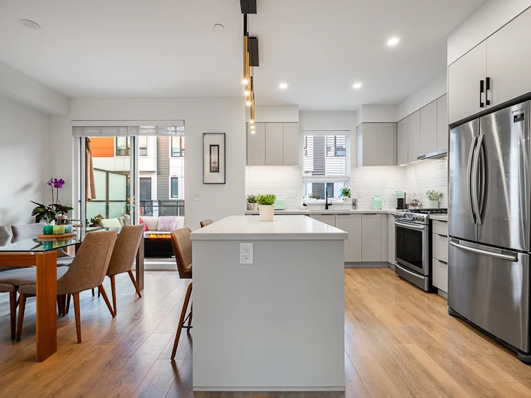 102-3021 St George Street, Port Moody, BC, V3H 0K3 - 12