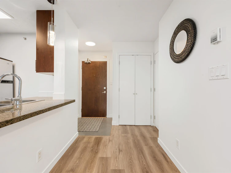 907-688 Abbott Street, Vancouver, BC, V6B 0B9 - 4
