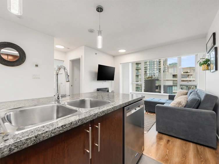 907-688 Abbott Street, Vancouver, BC, V6B 0B9 - 5