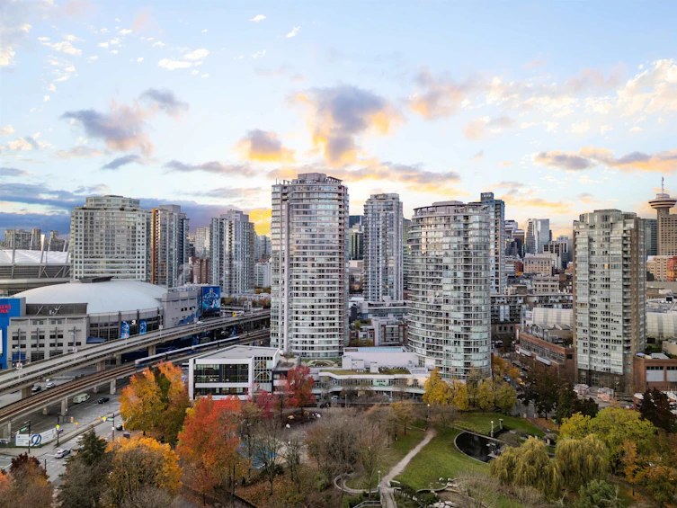 907-688 Abbott Street, Vancouver, BC, V6B 0B9 - 24