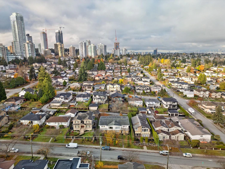 5685 Sussex Avenue, Burnaby, BC, V5H 3B4 - 8