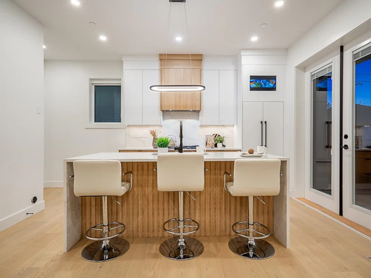 2-2715 E Pender Street, Vancouver, BC, V5K 2B9 - 9
