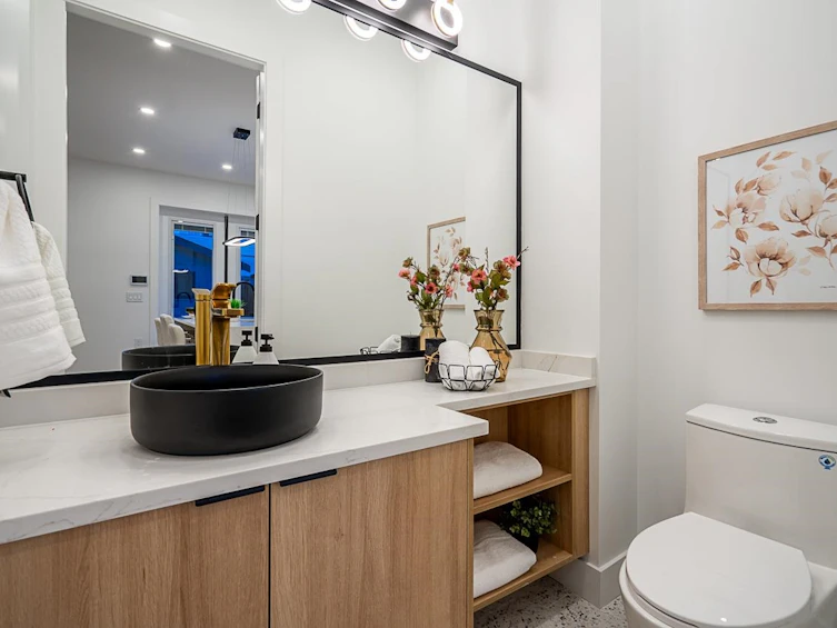 2-2715 E Pender Street, Vancouver, BC, V5K 2B9 - 15