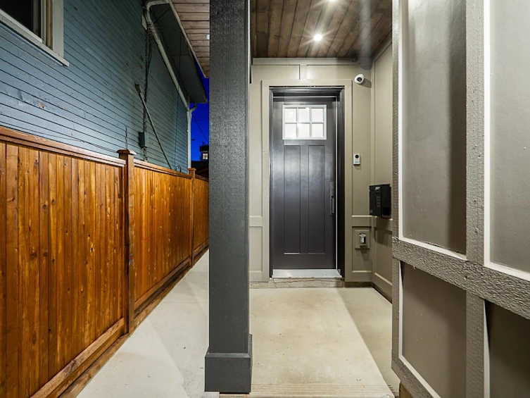 2-2715 E Pender Street, Vancouver, BC, V5K 2B9 - 34