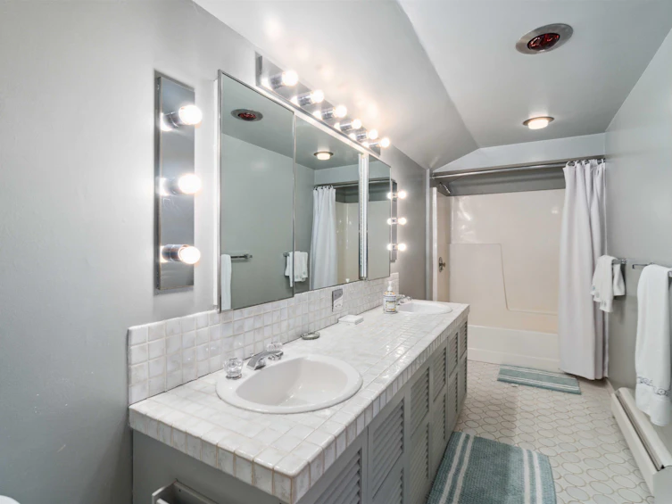 1245 W 54th Avenue, Vancouver, BC, V6P 1N5 - 22