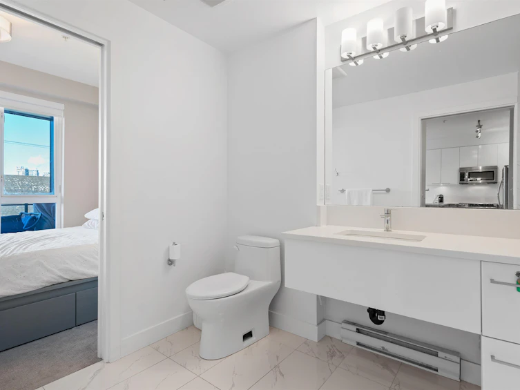 307-1201 W 16th Street, North Vancouver, BC, V7P 1R5 - 12