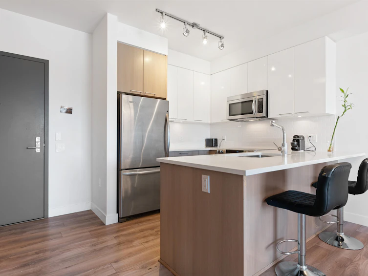 307-1201 W 16th Street, North Vancouver, BC, V7P 1R5 - 14