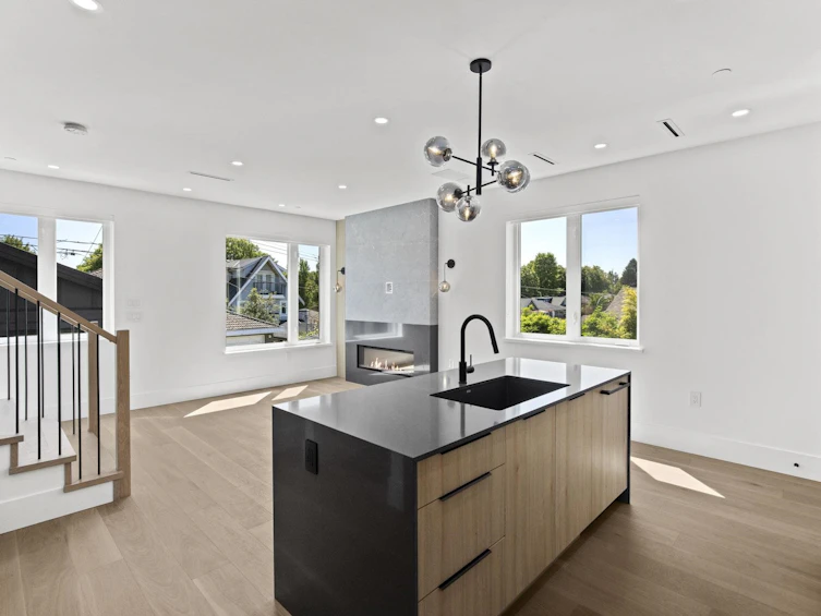 2338 E 4th Avenue, Vancouver, BC, V5N 1L1 - 7