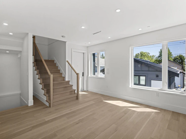 2338 E 4th Avenue, Vancouver, BC, V5N 1L1 - 8