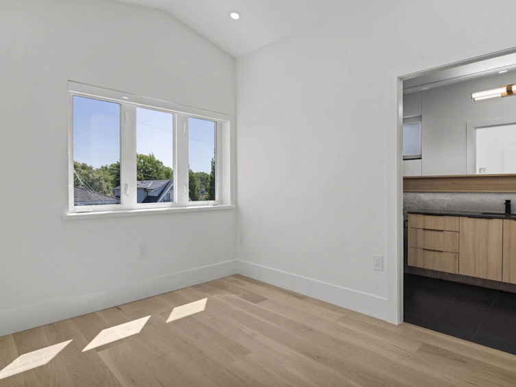 2338 E 4th Avenue, Vancouver, BC, V5N 1L1 - 10