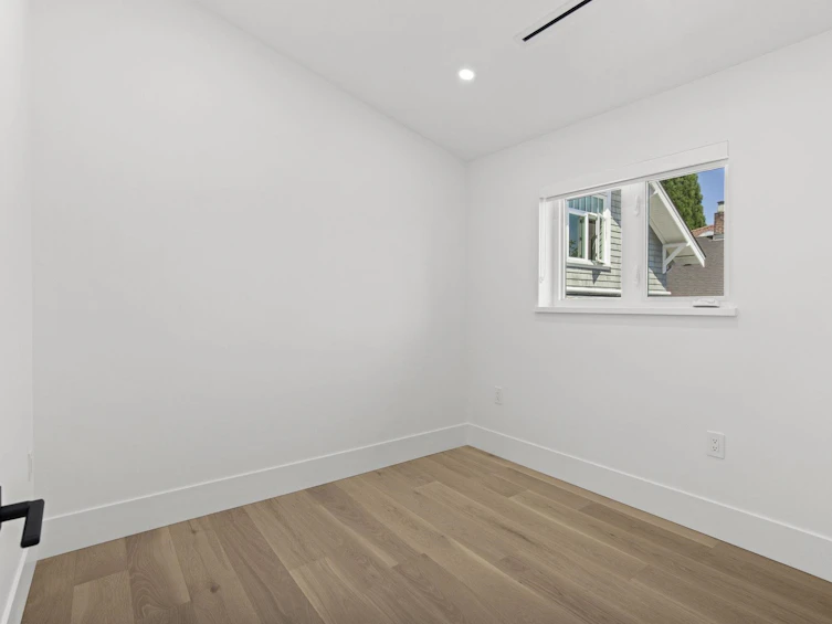 2338 E 4th Avenue, Vancouver, BC, V5N 1L1 - 13