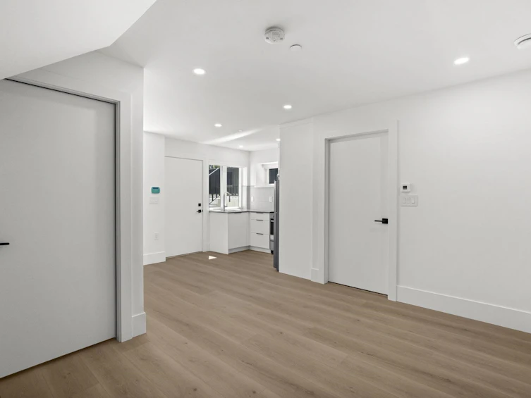2338 E 4th Avenue, Vancouver, BC, V5N 1L1 - 17