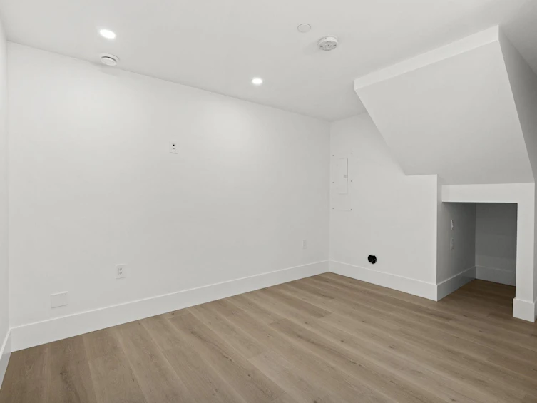 2338 E 4th Avenue, Vancouver, BC, V5N 1L1 - 18