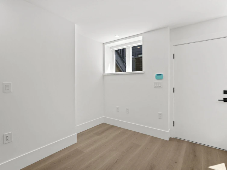 2338 E 4th Avenue, Vancouver, BC, V5N 1L1 - 20