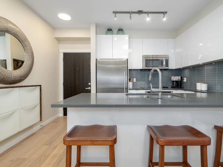 113-2665 Mountain Highway, North Vancouver, BC, V7J 0A8 - 2