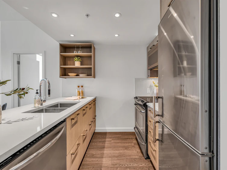 702-983 E Hastings Street, Vancouver, BC, V6A 0G9 - 9